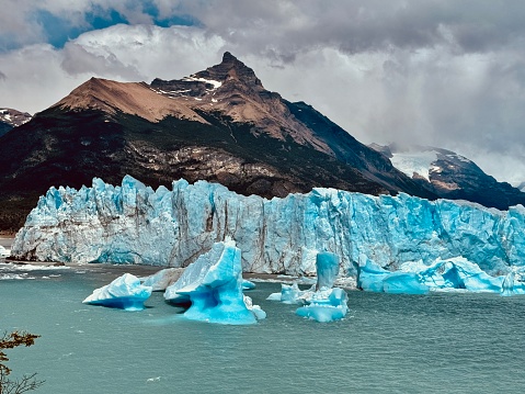 photographing the UNESCO world heritage site of perito moreno glacier, los glaciares national park, península de magallanes, argentina - january 2024