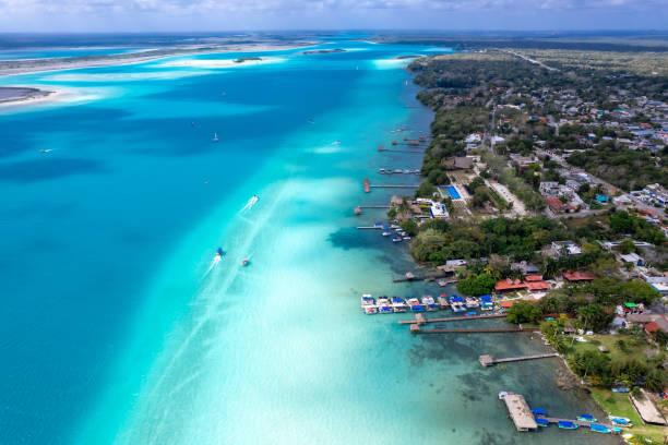 istock Bacalar seven colors lagoon in Quintana Roo 2093199302