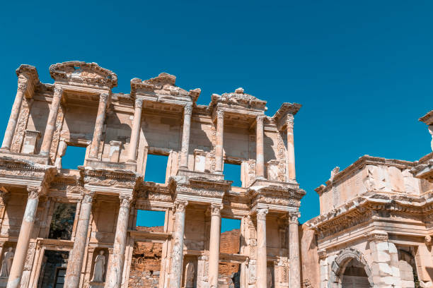 the library of celsus, ephesus, izmir turkey - celsus zdjęcia i obrazy z banku zdjęć