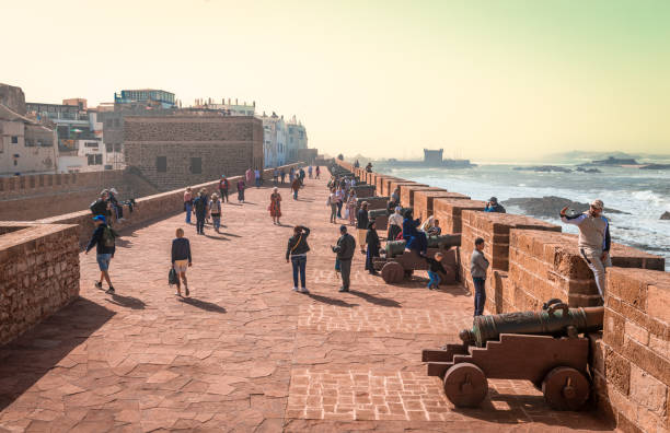 as muralhas de essaouira, marrocos. - africa morocco essaouira atlantic ocean - fotografias e filmes do acervo