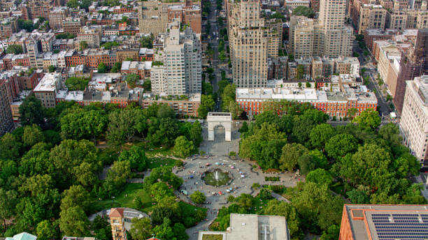 istock View of Washington Square Park with city 2096413617