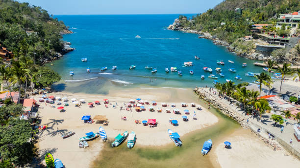 istock Boca de Tomatlan Tourist Beach, Puerto Vallarta, Mexico 2097228502