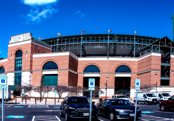 parc des orioles au stade de baseball de camden yards - stadium baseball baseballs camden yards photos et images de collection