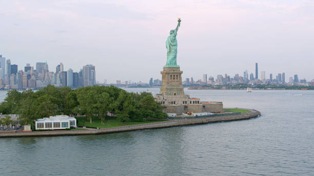 istock View of Statue of Liberty 2098602910