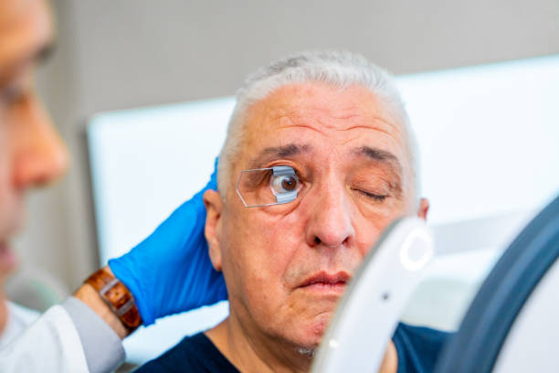 istock Tool to maintain the patient's eye opened for scan 2098940229