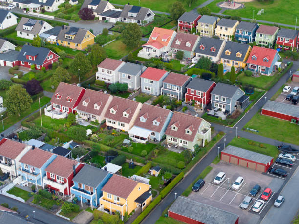 istock Peaceful neighborhood 2099015549