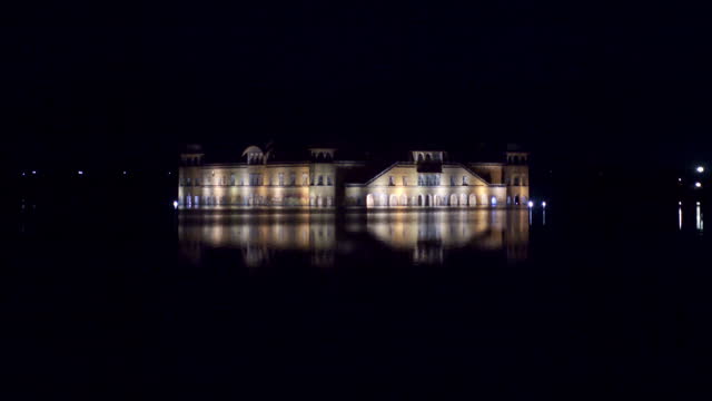Jal Mahal palace in the middle of Man Sagar Lake