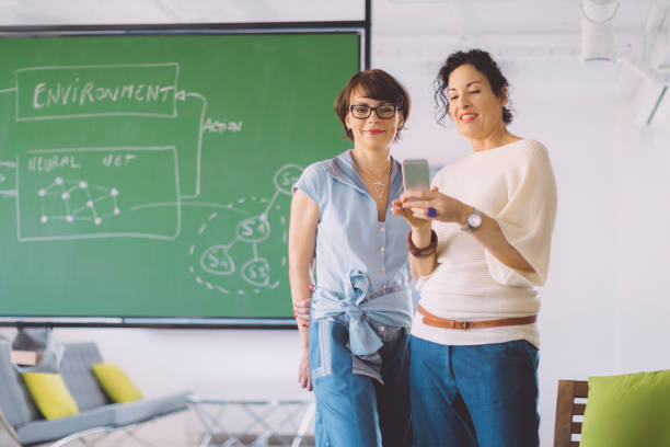 istock Businesswomen working together 2099675096
