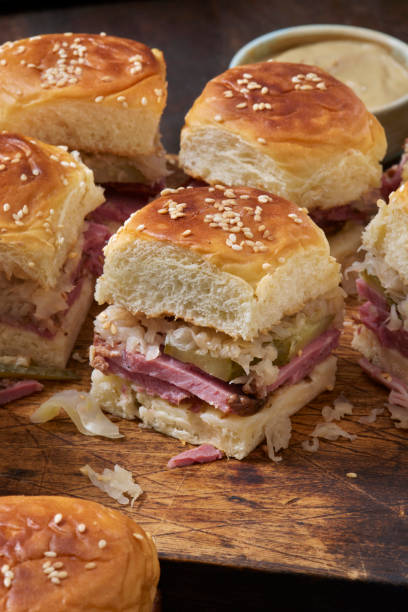 istock Hawaiian Roll Reuben Sliders 2099878742