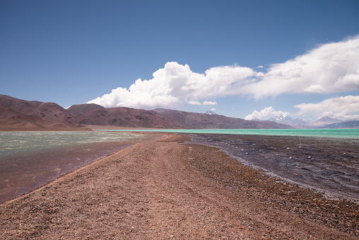 laguna salada andina color turquesa explotacion de litio