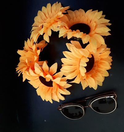 Sunflower Headwear and sunglasses for costume uss
