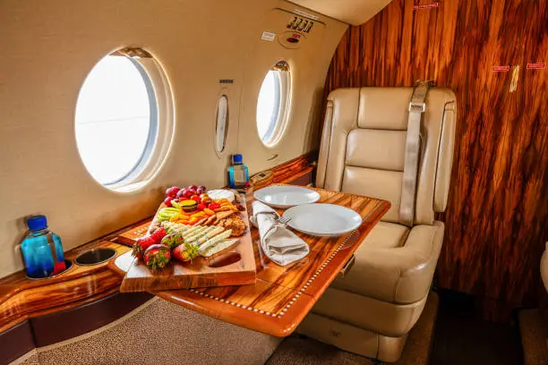 First Class and Business Class: Food and Drink