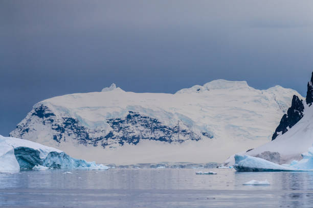 istock Landscape of the Antarctic Peninsula 2103611335