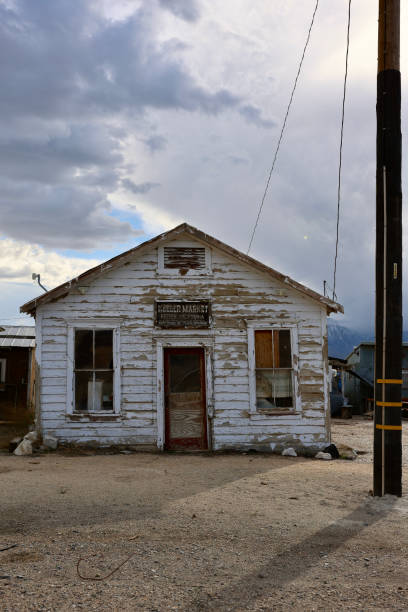 istock Abandoned general store in a desert ghost town 2104750976