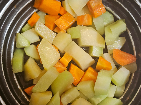 Potato, carrot and chayote cut into pieces