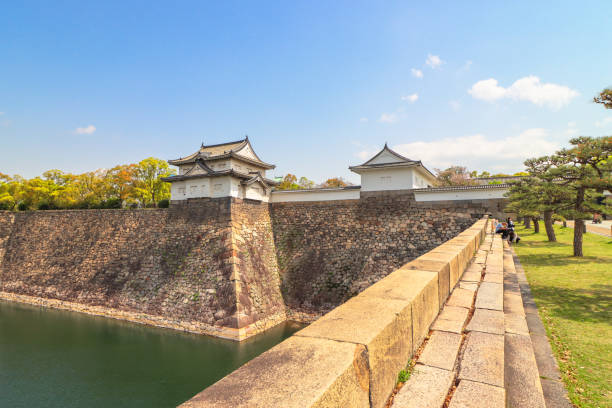 muralhas do castelo, osaka castle park, chuo ward, osaka, japão - toyotomi hideyoshi - fotografias e filmes do acervo