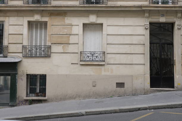 Walls and facades