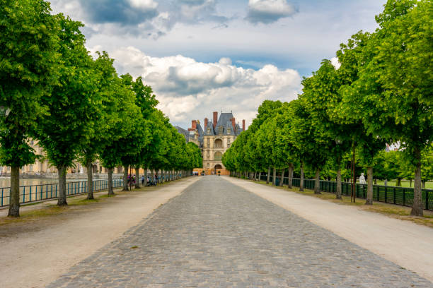 Fontainebleau palace (Chateau de Fontainebleau) in Paris suburbs, France Fontainebleau, France - May 2019: Fontainebleau palace (Chateau de Fontainebleau) in Paris suburbs chateau de fontainbleau stock pictures, royalty-free photos & images