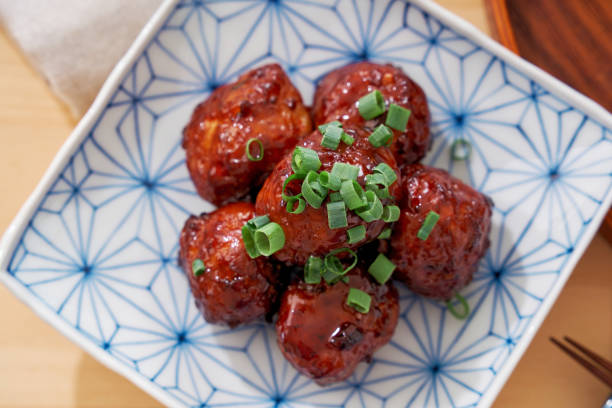 Japanese food : meatballs with sauce
