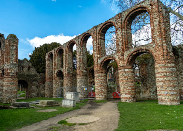 istock Historic and medieval ruins 2108892153