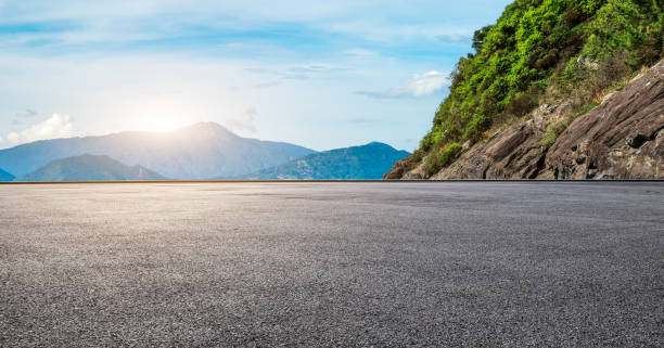 road and mountain nature background - road stok fotoğraflar ve resimler
