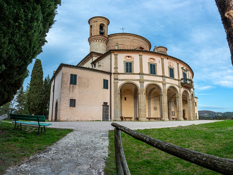 Il Santuario, in cui si venera un'antichissima immagine della Madonna, si trova a circa cinque chilometri da Città di Castello in Umbria