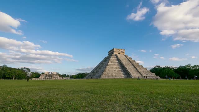 Chichen Itza Maya, Kukulkan Pyramid in Mexico, Chichen Itza Temple Timelapse