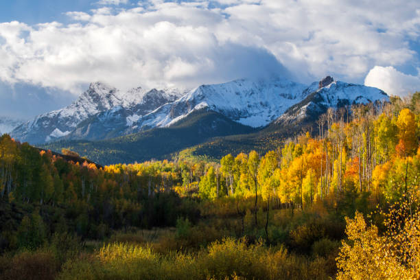 istock San Juan Mountains in Autumn 2110593873