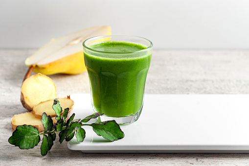 Juice - Drink, Smoothie, Cold Pressed - Culinary Term, Pear, Green Color, Food and drink, Drink, Food, Antioxidant, Detox, Superfood, Raw Food