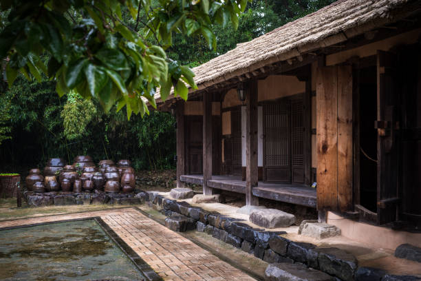 istock Korean Traditional Thatched House Scenery 2112091965