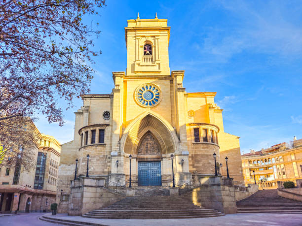 fachada de la catedral de albacete - ciudad de albacete fotografías e imágenes de stock