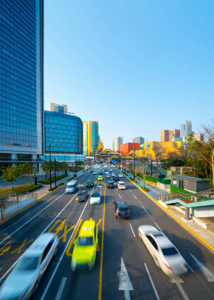 istock Traffic and Jing'an Temple in downtown Shanghai 2113599311