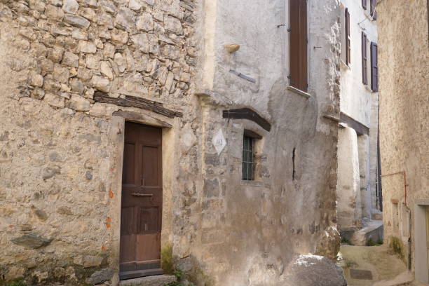 istock An alley in Italy 2113604989