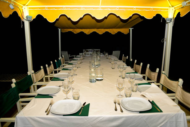 typical sidewalk restaurant in italy