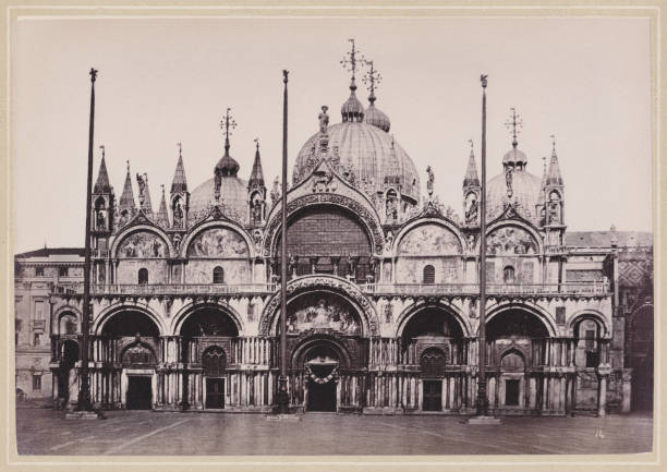 20+ Facade Of Saint Marks Basilica Venice Stock Illustrations