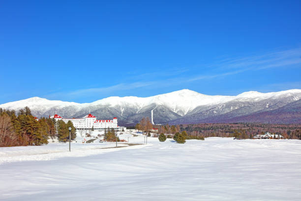 istock Mount Washington in New Hampshire 2114849352