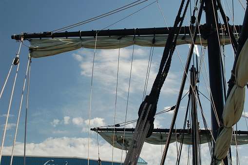 sailing ship yardarms