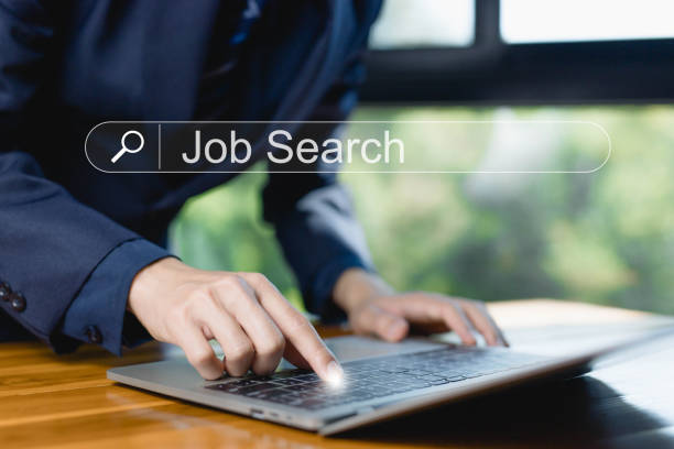 istock job search on the internet online 2116012034