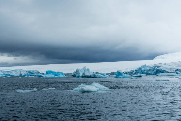 istock Landscape of the Antarctic Peninsula 2116335730