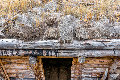 The roof of the soldiers' dugout is made in the form of a log deck.