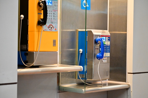 TW-02.02.24:Taiwan's public phones, provided by Chunghwa Telecom, accept coins or cards for public use. Despite declining usage, they remain crucial for emergencies, communication, and internet access.
