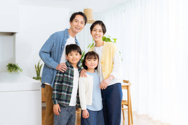 istock close family 2118803999