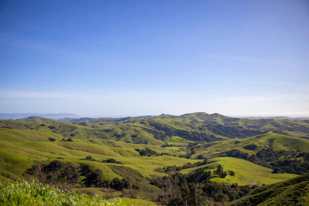 istock View of Green Hills 2118814833
