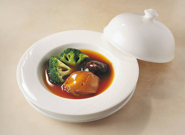 Braised abalone with broccoli and mushroom