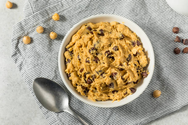 healthy vegan chickpea cookie dough - gluten imagens e fotografias de stock
