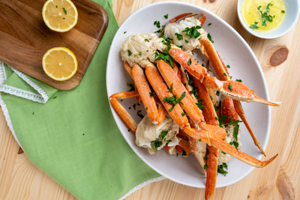 Steamed Crab Legs with Garlic Butter and Lemon