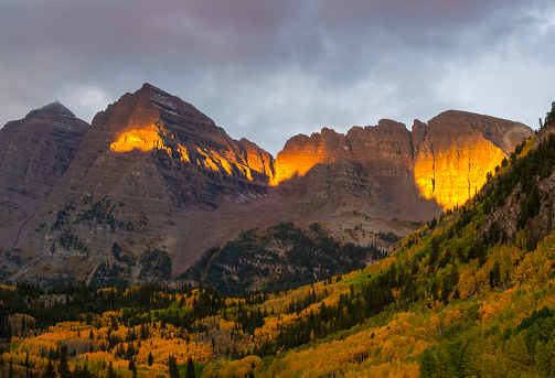 Sunrise at Maroon Bells in Autumn, Colorado, USA
