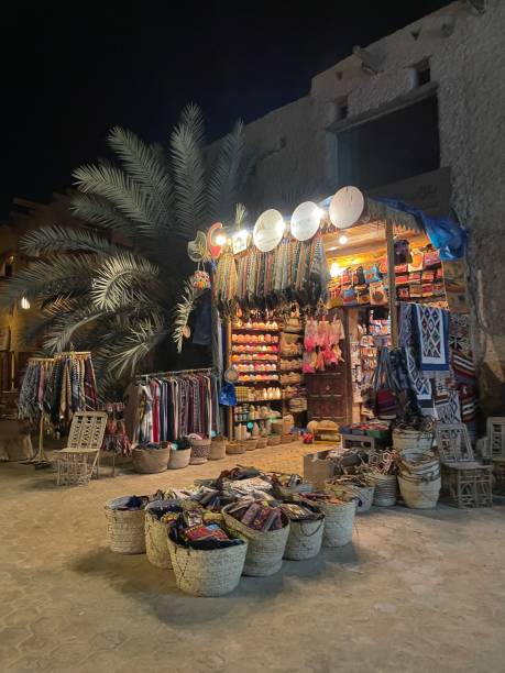 istock handmaid shop 2121252526
