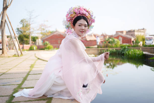 istock Asian woman wearing pink Hanfu 2121288883