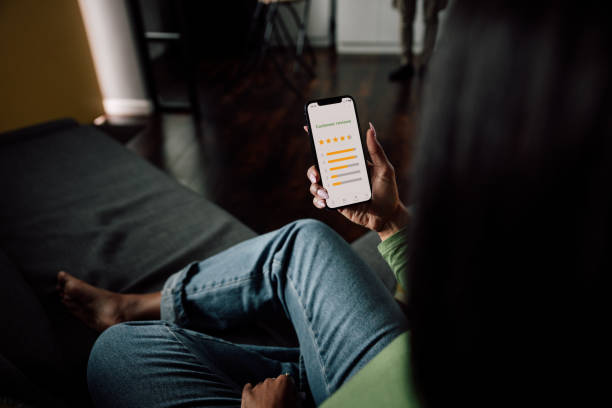istock Online reviews on mobile app 2121830109